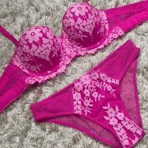 Victoria’s Secret Lingerie Pink Bra and Undie